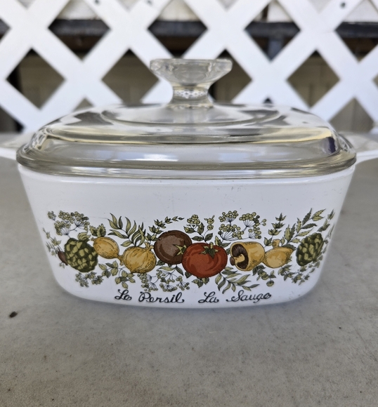 Other - Corningware.      Casserole Dish.   (OS)